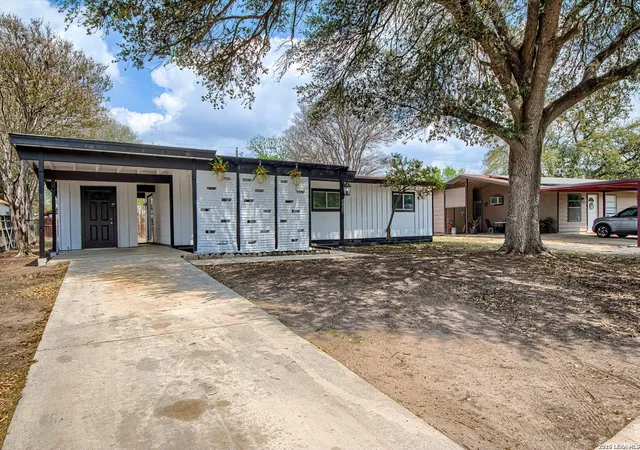 Homes for sale in San Antonio, TX | 5027 Village Crst, San Antonio, TX 78218 | MLS# 1954499