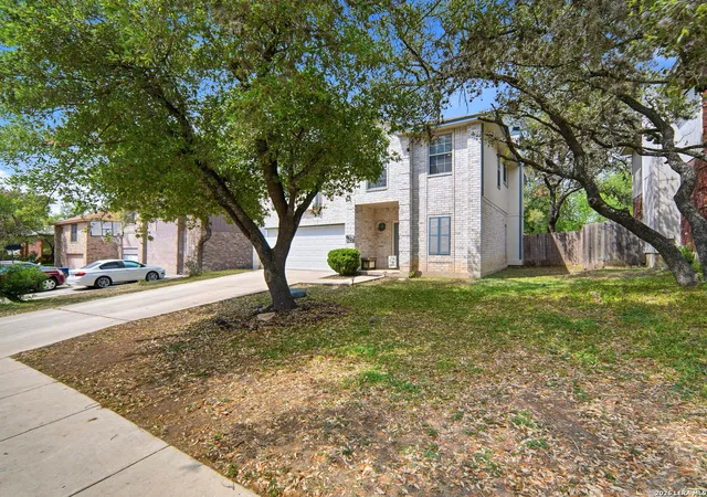 2nd image of 8627 Timber Pl, San Antonio, TX 78250 | MLS# 1954522