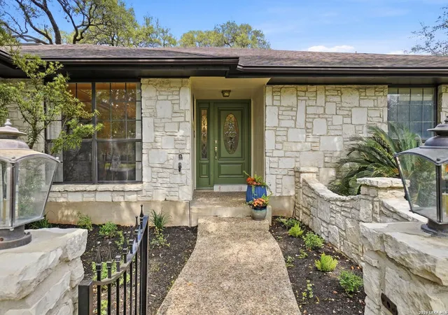Photo 3 of Sale Pending at 12506 King Walnut, San Antonio, TX 78230 | MLS# 1954589 | Listing updated on 2026-04-27