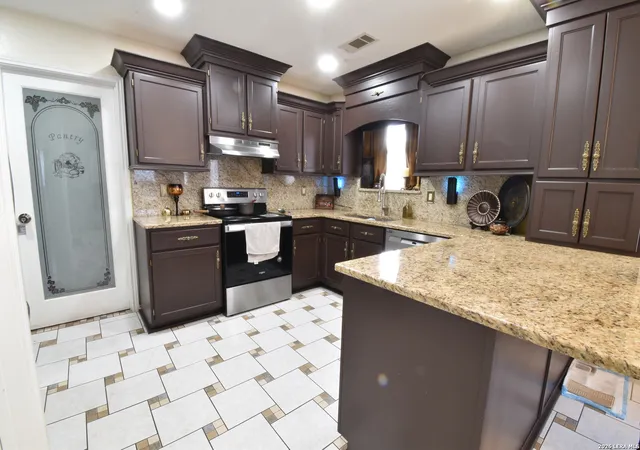 Photo 3 of Single family home for sale at 1239 Bobcat, San Antonio, TX 78251 | MLS# 1954637 | Listing updated on 2026-04-03
