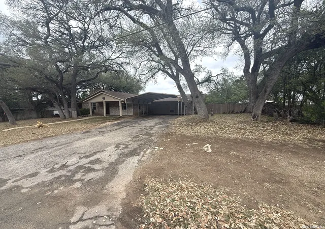 Photo 1 of Single family home for sale at 717 Lookout, Canyon Lake, TX 78133 | MLS# 1954645 | Listing updated on 2026-08-25
