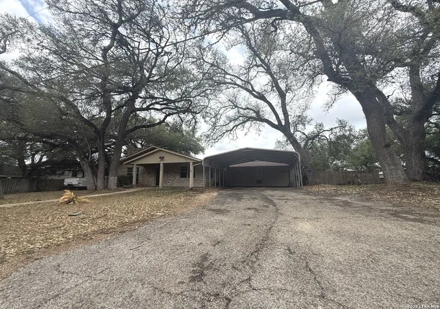Photo 2 of Single family home for sale at 717 Lookout, Canyon Lake, TX 78133 | MLS# 1954645 | Listing updated on 2026-08-25