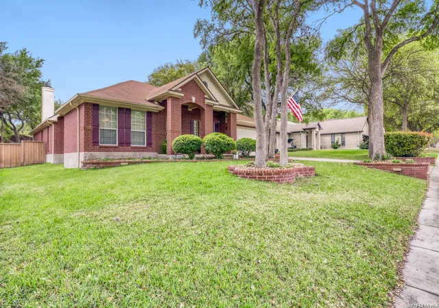 Photo 3 of Sale Pending at 944 Blue Forest Dr, Schertz, TX 78154 | MLS# 1954646 | Listing updated on 2026-04-26