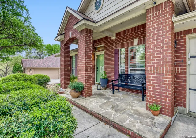 Photo 3 of Sale Pending at 944 Blue Forest Dr, Schertz, TX 78154 | MLS# 1954646 | Listing updated on 2026-04-26