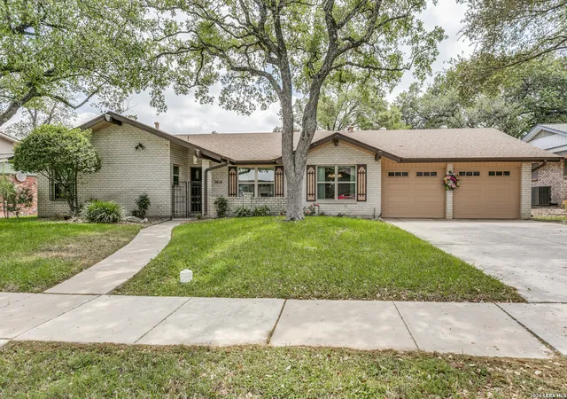 Photo 3 of Sale Pending at 3014 Manila, San Antonio, TX 78217 | MLS# 1954707 | Listing updated on 2026-05-18