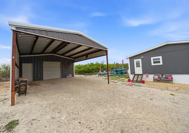 5th image of 18622 County Road 5740, Castroville, TX 78009 | MLS# 1954711