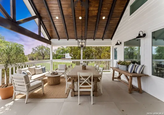 Photo 2 of Single family home for sale at 1090 Arcadia Dr, Canyon Lake, TX 78133 | MLS# 1954716 | Listing updated on 2026-06-26