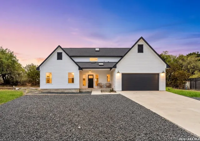 Photo 1 of Single family home for sale at 1090 Arcadia Dr, Canyon Lake, TX 78133 | MLS# 1954716 | Listing updated on 2026-06-26