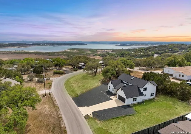 Photo 3 of Single family home for sale at 1090 Arcadia Dr, Canyon Lake, TX 78133 | MLS# 1954716 | Listing updated on 2026-06-26