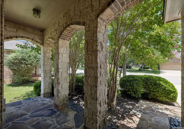 Photo 3 of Single family home for sale at 113 Brunswick Dr, Boerne, TX 78006 | MLS# 1954761 | Listing updated on 2026-08-25