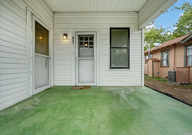 3rd image of 627 W Mulberry Ave, San Antonio, TX 78212 | MLS# 1954784