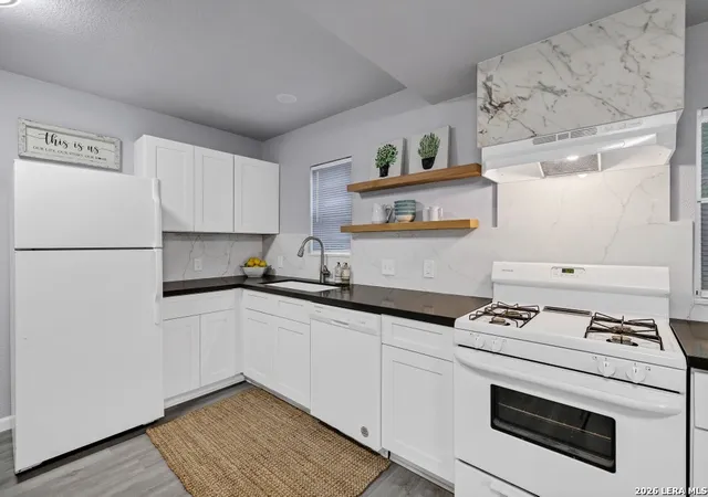 1st image of 154 W Zavalla, San Antonio, TX 78204 | MLS# 1954789