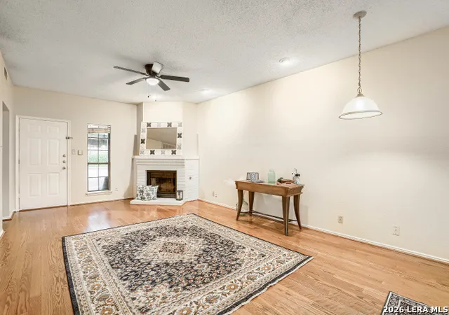 Listing Photo 4 - Condo for sale in building located at 8655 Datapoint, San Antonio, TX 78229 - Unit #403