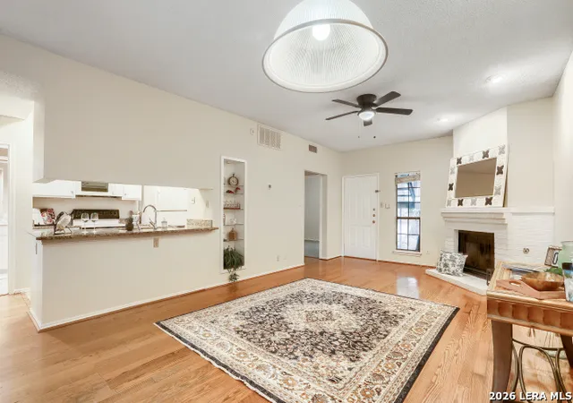 Listing Photo 5 - Condo for sale in building located at 8655 Datapoint, San Antonio, TX 78229 - Unit #403