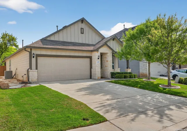 Photo 3 of Sale Pending at 418 Kirkhill Cvs, San Antonio, TX 78260 | MLS# 1954808 | Listing updated on 2026-04-30