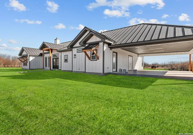 4th image of 465 W Wetz Road, Marion, TX 78124 | MLS# 1954839