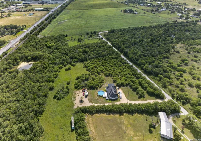 37th image of 465 W Wetz Road, Marion, TX 78124 | MLS# 1954839