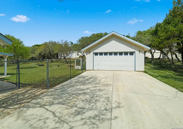 Photo 3 of Single family home for sale at 845 Gallagher, Canyon Lake, TX 78133 | MLS# 1954917 | Listing updated on 2026-04-14