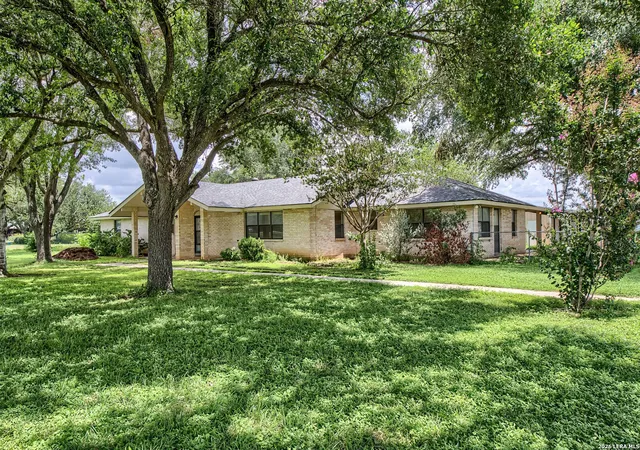 Homes for sale in St. Hedwig, TX | 900 N Graytown Road, St. Hedwig, TX 78152 | MLS# 1954947