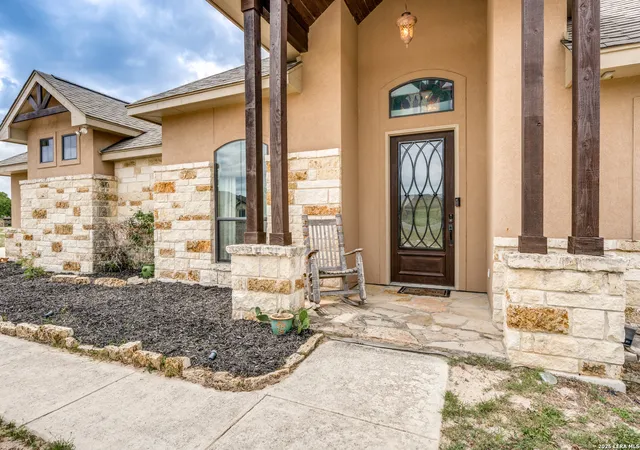3rd image of 112 S Abrego Crossing, Floresville, TX 78114 | MLS# 1954962