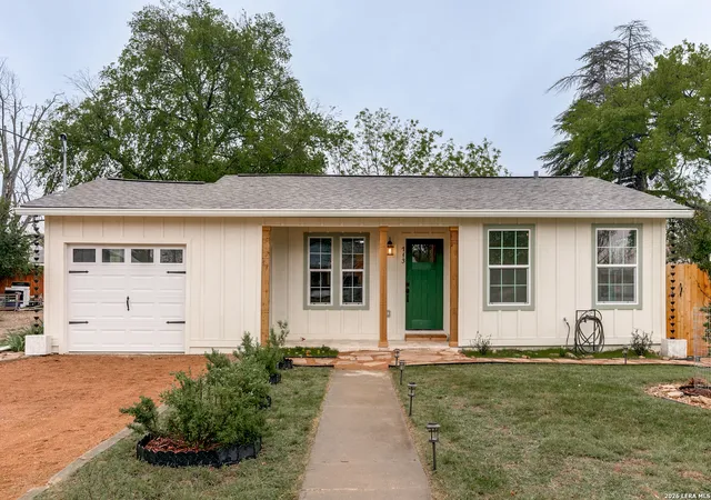 3rd image of 713 Lamar, Kerrville, TX 78028 | MLS# 1954968