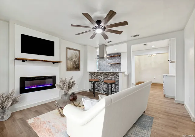5th image of 713 Lamar, Kerrville, TX 78028 | MLS# 1954968