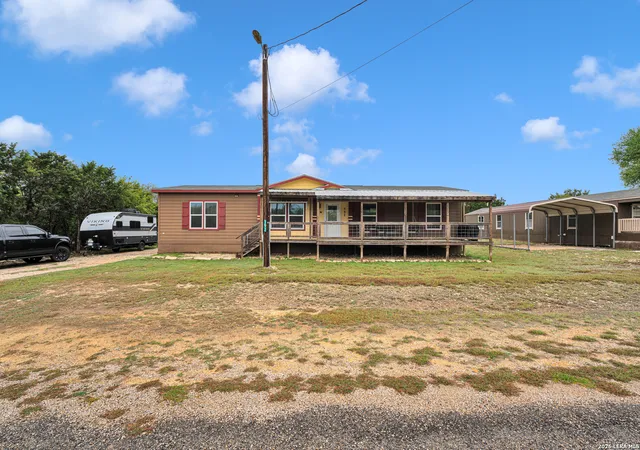 Homes for sale in Bandera, TX | 592 Private Road 1510, Bandera, TX 78003 | MLS# 1954973