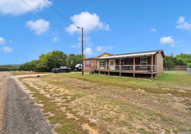Homes for sale in Bandera, TX | 592 Private Road 1510, Bandera, TX 78003 | MLS# 1954973