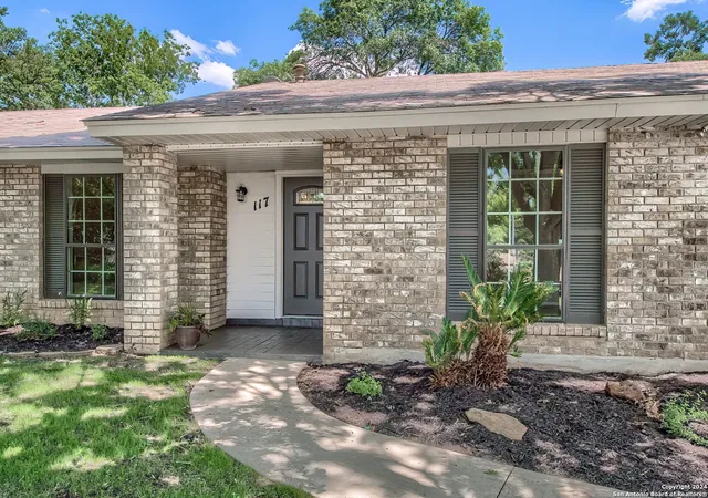 Photo 2 of Sale Pending at 117 Mossridge, Universal City, TX 78148 | MLS# 1954984 | Listing updated on 2026-04-30