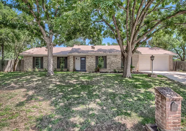 Photo 1 of Sale Pending at 117 Mossridge, Universal City, TX 78148 | MLS# 1954984 | Listing updated on 2026-04-30