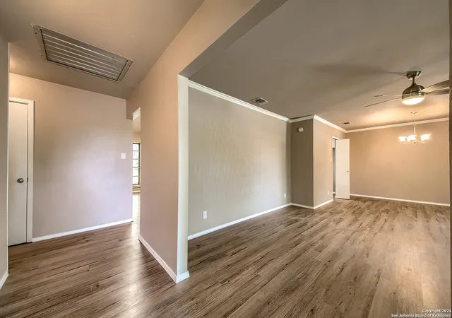 Photo 3 of Sale Pending at 117 Mossridge, Universal City, TX 78148 | MLS# 1954984 | Listing updated on 2026-04-30