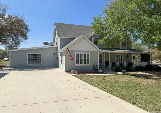 2nd image of 702 County Road 6612, Devine, TX 78016 | MLS# 1955028