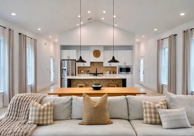 2nd image of 5 Cripple Creek Court, Wimberley, TX 78676 | MLS# 1955067