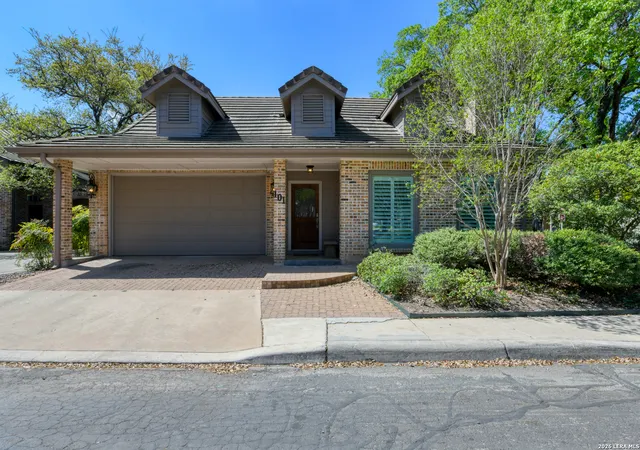 Photo 1 of Sale Pending at 101 Campden Cir, San Antonio, TX 78218 | MLS# 1955101 | Listing updated on 2026-04-23