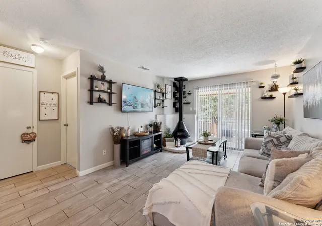 Photo 3 of Condo for sale at 923 Vance Jackson #1104, San Antonio, TX 78201 | MLS# 1955113 | Listing updated on 2026-08-25