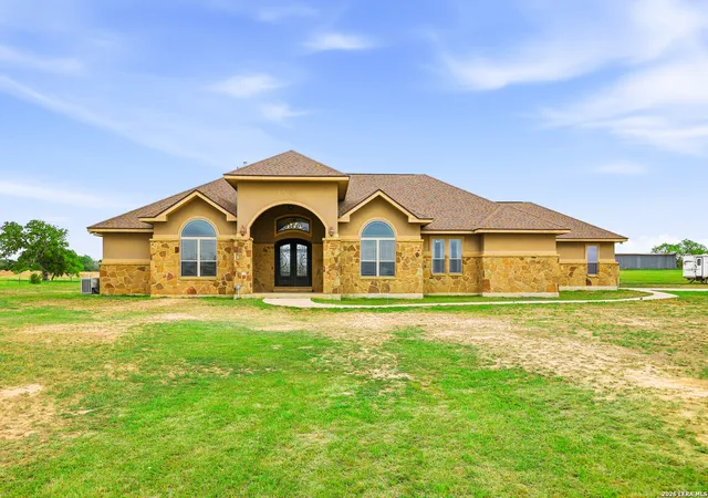 image of 15820 Fm 539, La Vernia, TX 78121 | MLS# 1955114