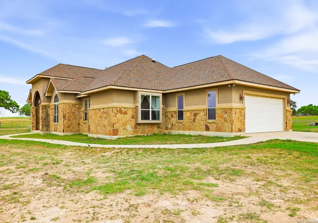image of 15820 Fm 539, La Vernia, TX 78121 | MLS# 1955114