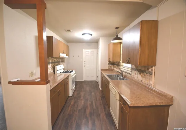 3rd image of 823 Highgate, Universal City, TX 78148 | MLS# 1955161