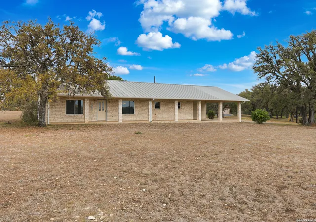 Photo 3 of Single family home for sale at 429 Booth, San Marcos, TX 78666 | MLS# 1955178 | Listing updated on 2026-04-20