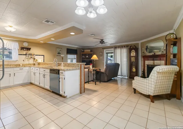 Photo 3 of Sale Pending at 1588 Westview Ct, Canyon Lake, TX 78133 | MLS# 1955196 | Listing updated on 2026-07-31