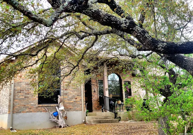 Photo 1 of Single family home for sale at 1332 Johnson Rd, Canyon Lake, TX 78133 | MLS# 1955205 | Listing updated on 2026-04-16