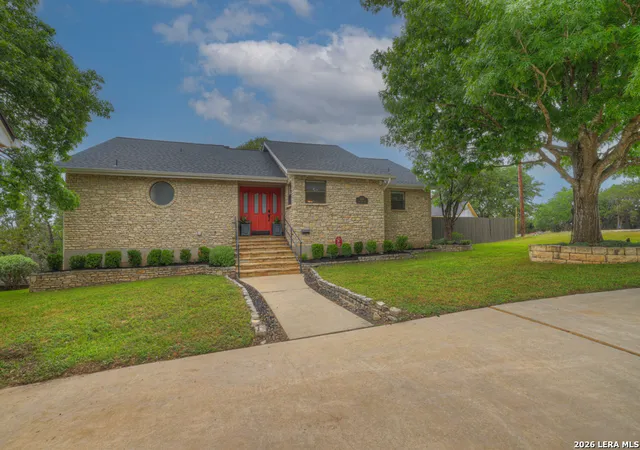 Photo 2 of Single family home for sale at 605 High Oaks, Canyon Lake, TX 78133 | MLS# 1955316 | Listing updated on 2026-09-04