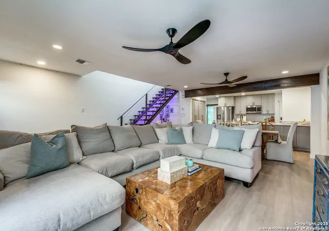 Listing Photo 5 - Condo for sale in building located at 166 Elizabeth Rd, San Antonio, TX 78209 - Unit #C