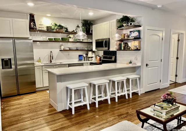 4th image of 614 E Mulberry, San Antonio, TX 78212 | MLS# 1955383