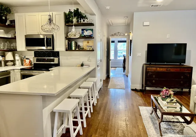 5th image of 614 E Mulberry, San Antonio, TX 78212 | MLS# 1955383