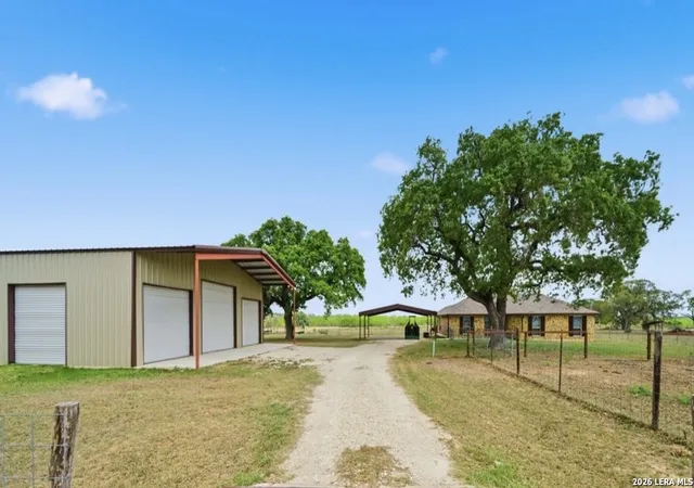 Photo 4 of Sale Pending at 12897 La Vernia Rd, Saint Hedwig, TX 78152 | MLS# 1955387 | Listing updated on 2026-09-04