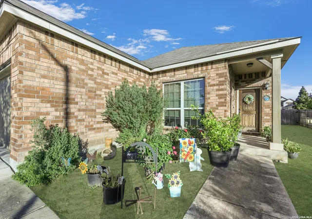 Photo 3 of Single family home for sale at 731 Morgans, New Braunfels, TX 78130 | MLS# 1955393 | Listing updated on 2026-09-22