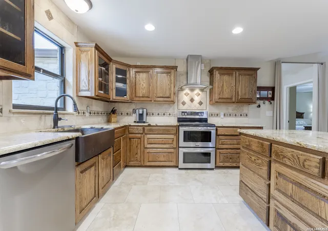 Photo 2 of Single family home for sale at 110 Suttles Ave, San Marcos, TX 78666 | MLS# 1955444 | Listing updated on 2026-04-17