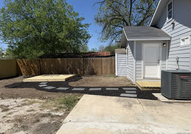 Photo 3 of Single family home for sale at 1214 W Winnipeg, San Antonio, TX 78225 | MLS# 1955450 | Listing updated on 2026-08-19