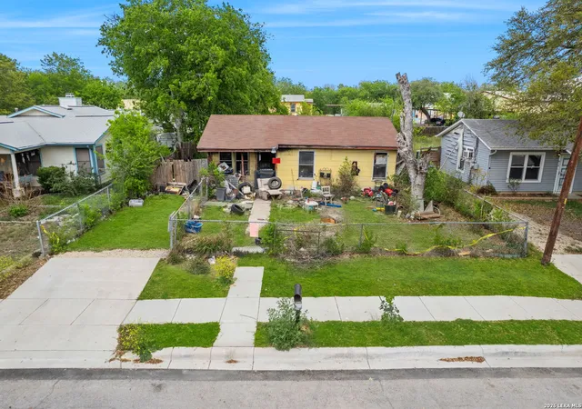 Photo 2 of Sale Pending at 823 Shemya Ave, San Antonio, TX 78221 | MLS# 1955468 | Listing updated on 2026-04-13